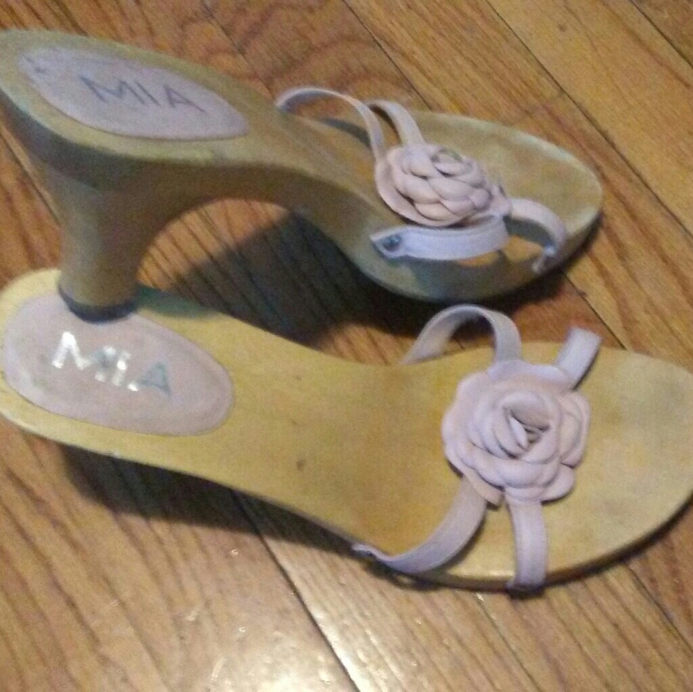 MIA wooden heels